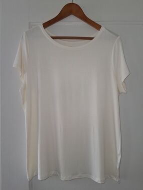 G by Giuliana Top XL Cream Short Sleeve ECOVERO Stretch Tee